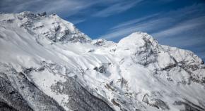 На склоне кавказской горы Чегет в России сошла лавина: погибли семеро горнолыжников