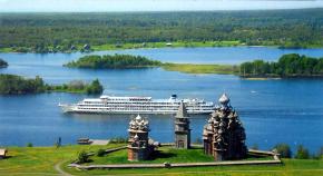 Самое большое по площади озеро России: список, названия, описание и особенности